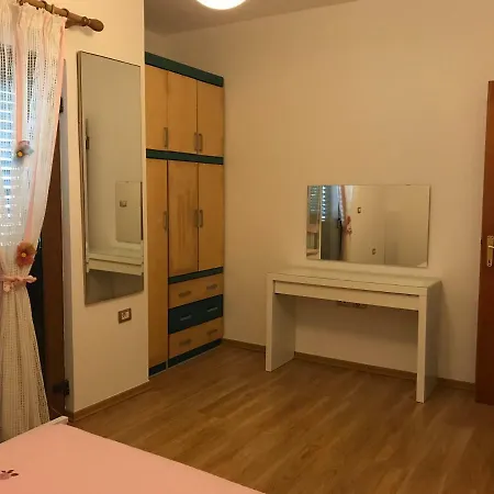 Dea Villa Golem (Tirana)